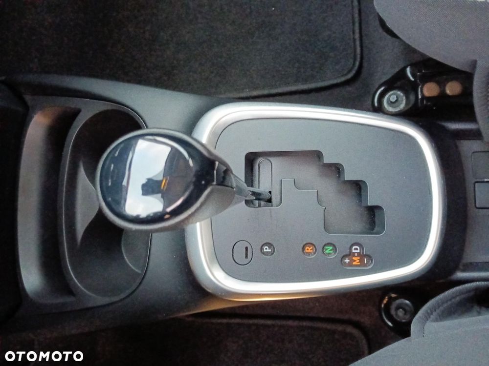 Toyota Yaris 1.5 Premium CVT - 21