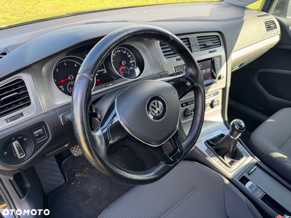 Volkswagen Golf 1.6 TDI BlueMotion Technology Comfortline - 21