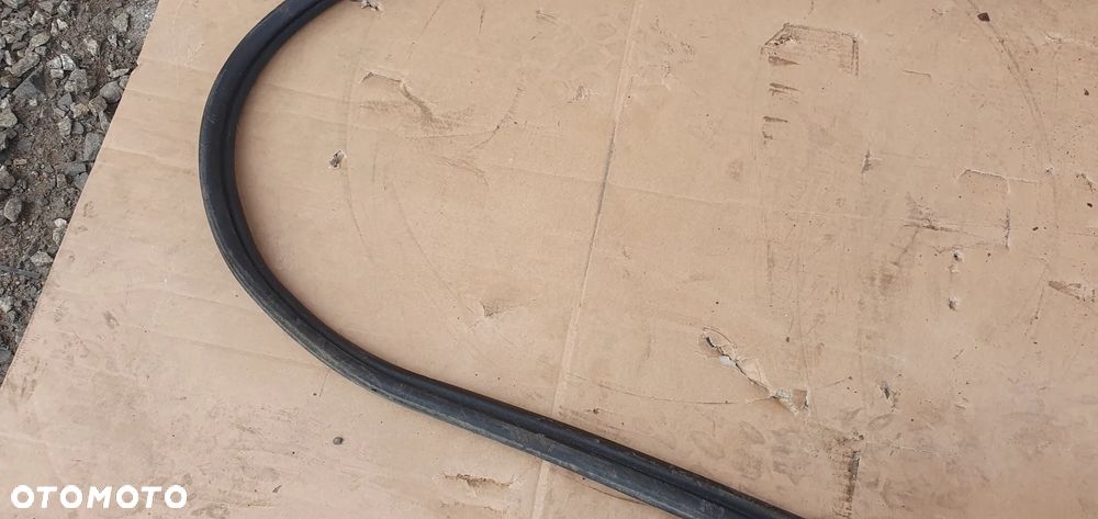 Uszczelka klapy bagażnika Seat Ibiza IV 3D 6J3827705 - 3