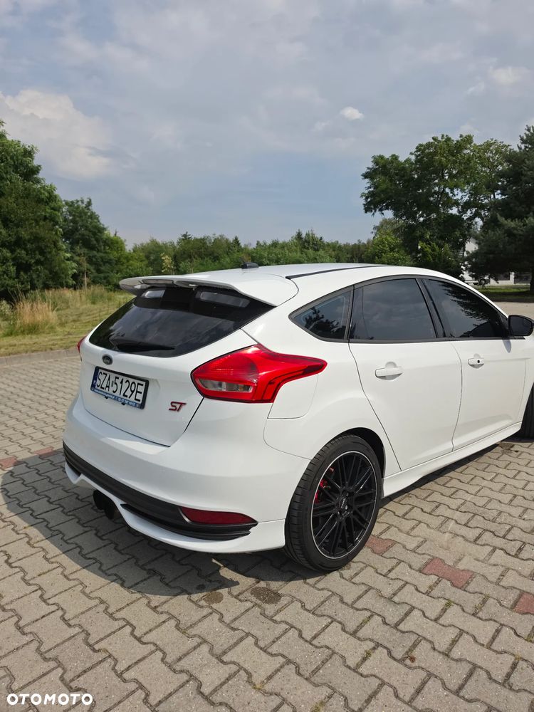 Ford Focus ST - 5