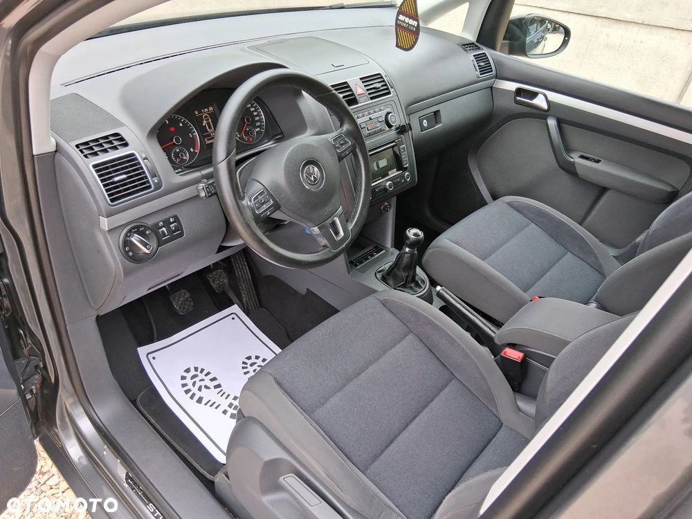 Volkswagen Touran 2.0 TDI DPF BlueMotion Technology STYLE - 9