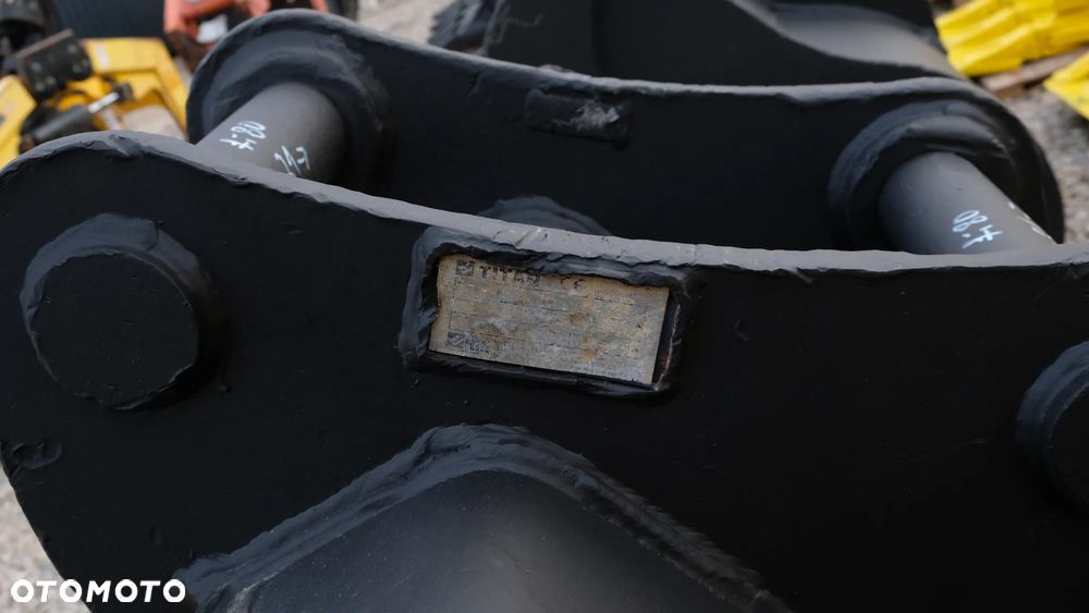 łyżka do koparki 1.5m3 20-28 ton sworznie fi 80mm - 4