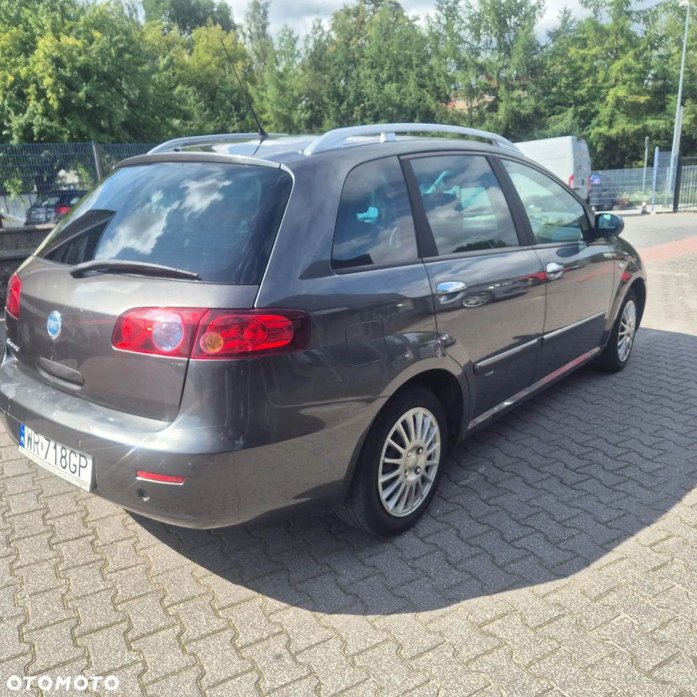 Fiat Croma 2.2 16V Emotion - 4