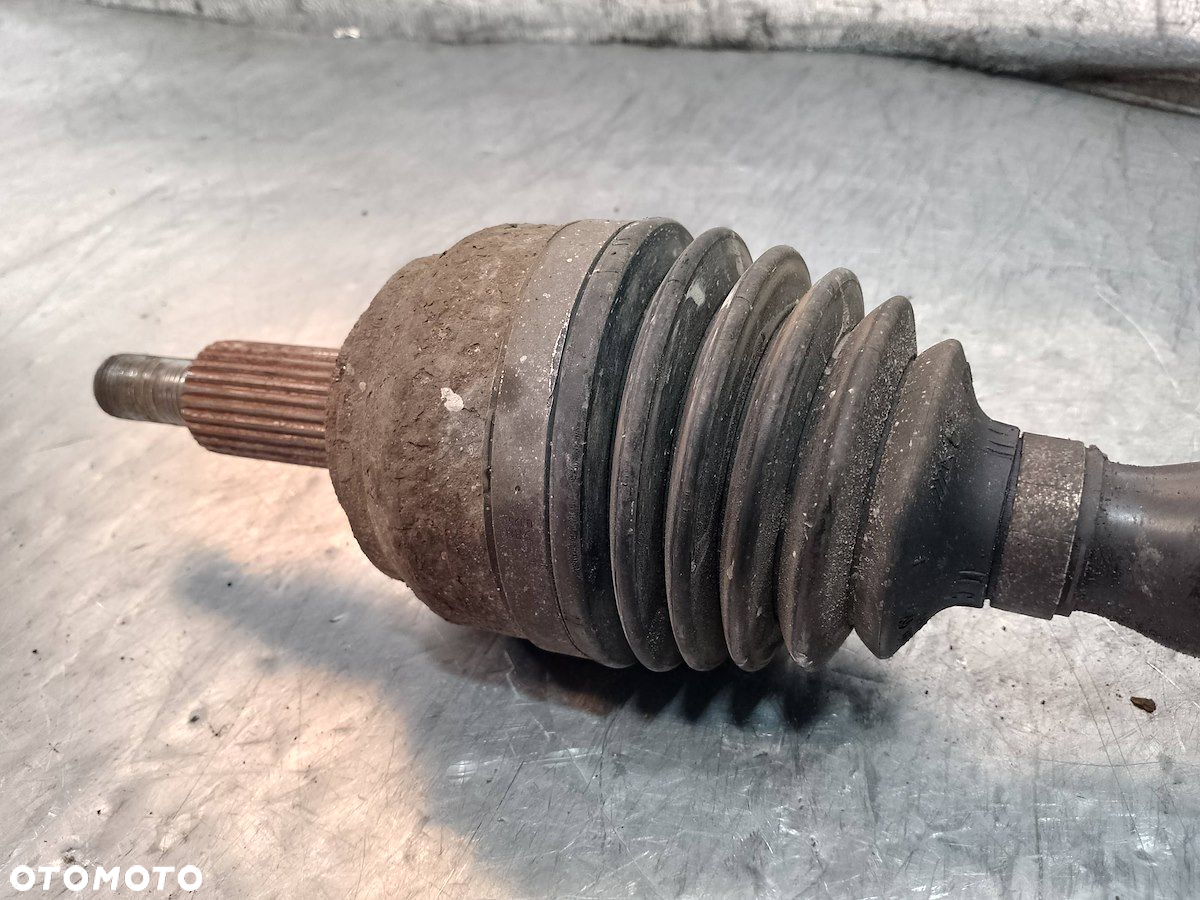 PÓŁOŚ LEWA PRZÓD RENAULT LAGUNA III 8200618165 2.0 16V - 3