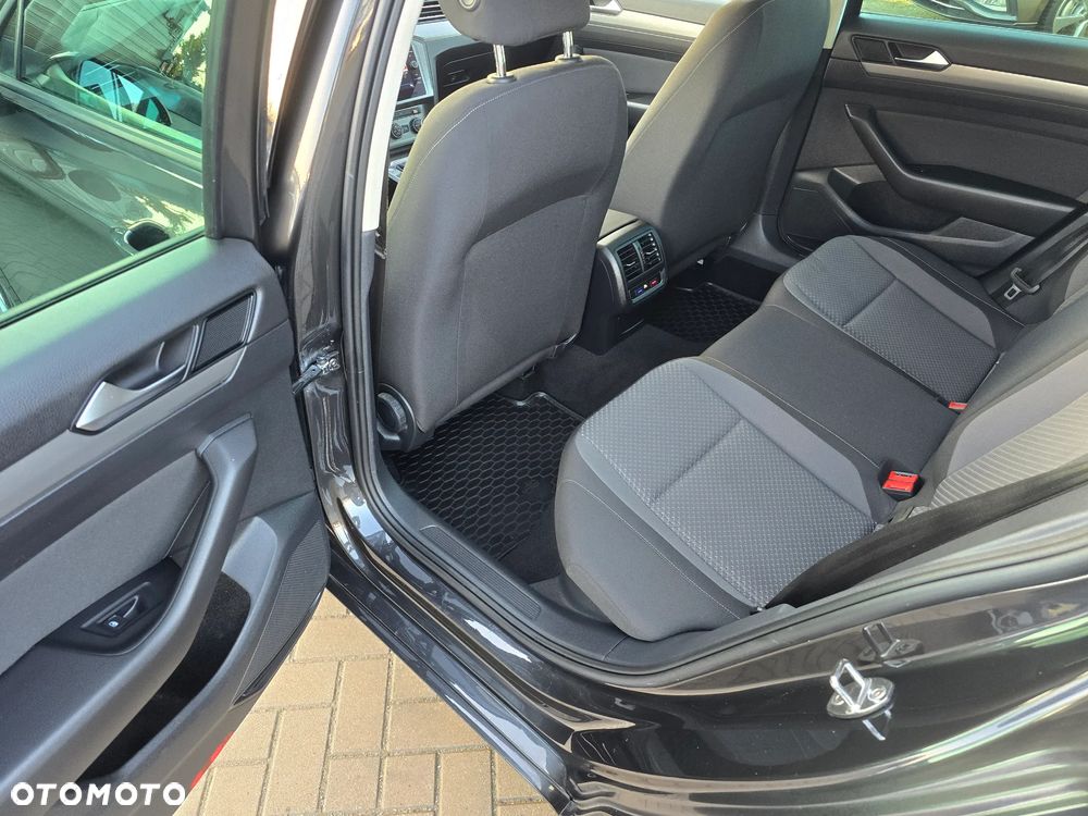 Volkswagen Passat Variant - 9