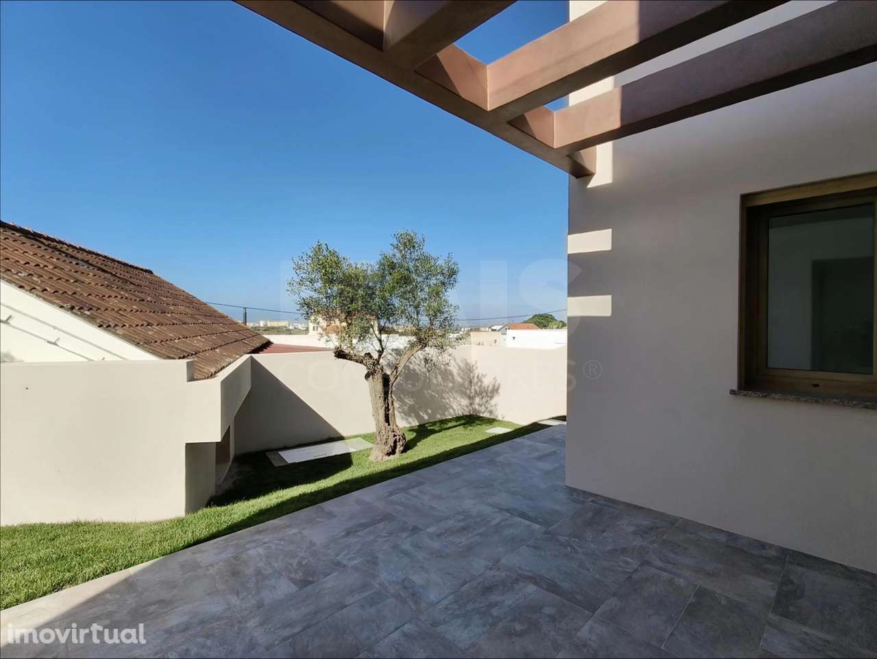 Moradia T3 c/ 2 Suites, 1 Closet, Logradouro e Vista Mar! - Grande imagem: 4/44