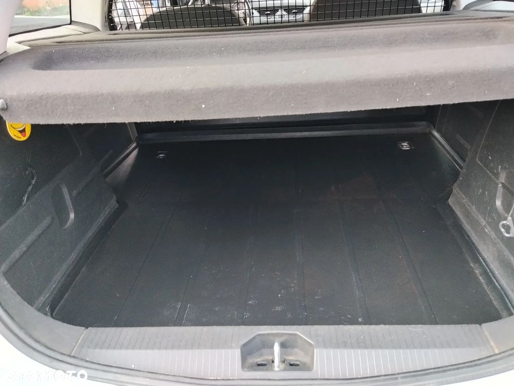 Opel CORSA -E VAN - 4