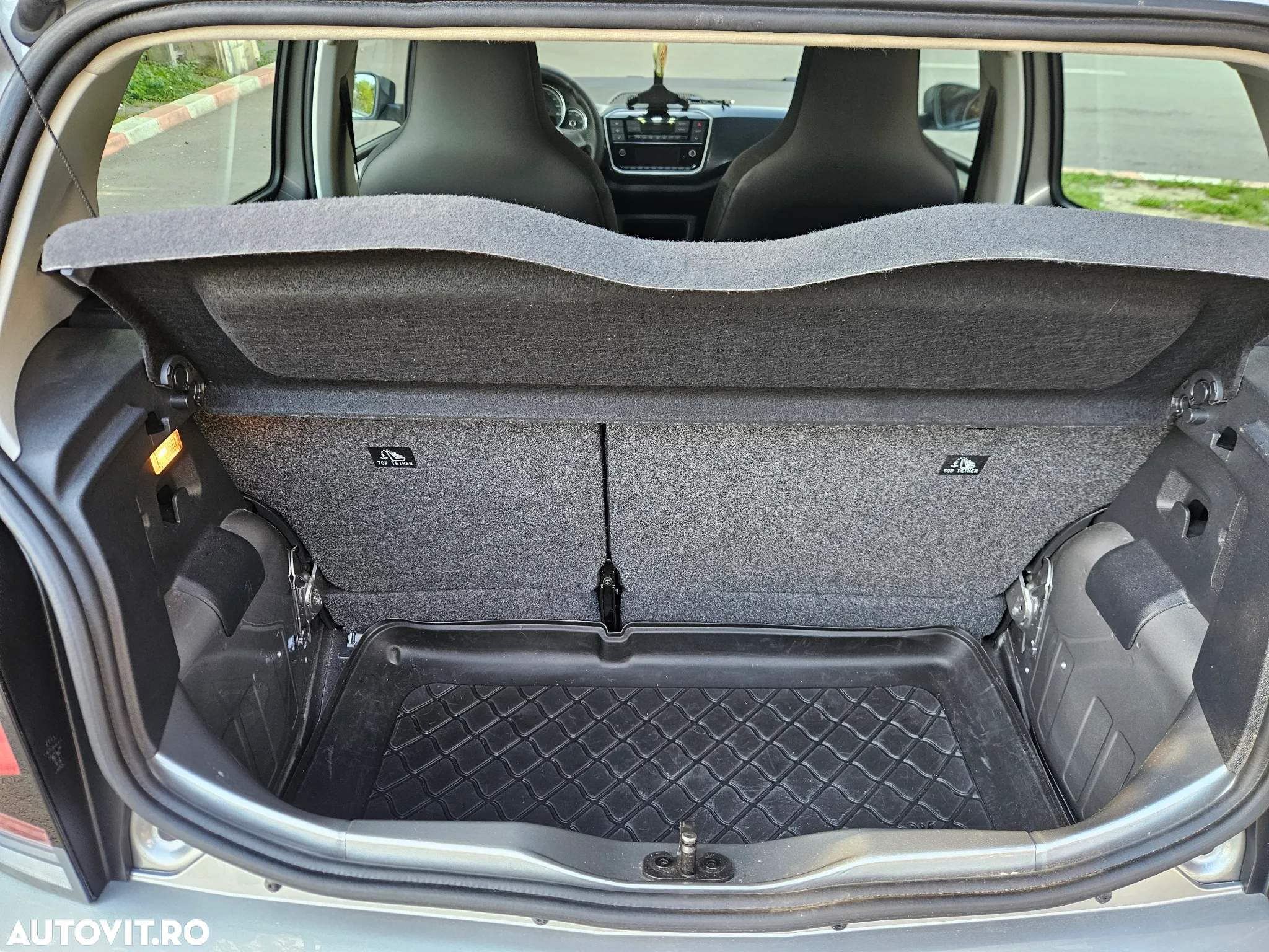 Volkswagen up! e-up! - 12
