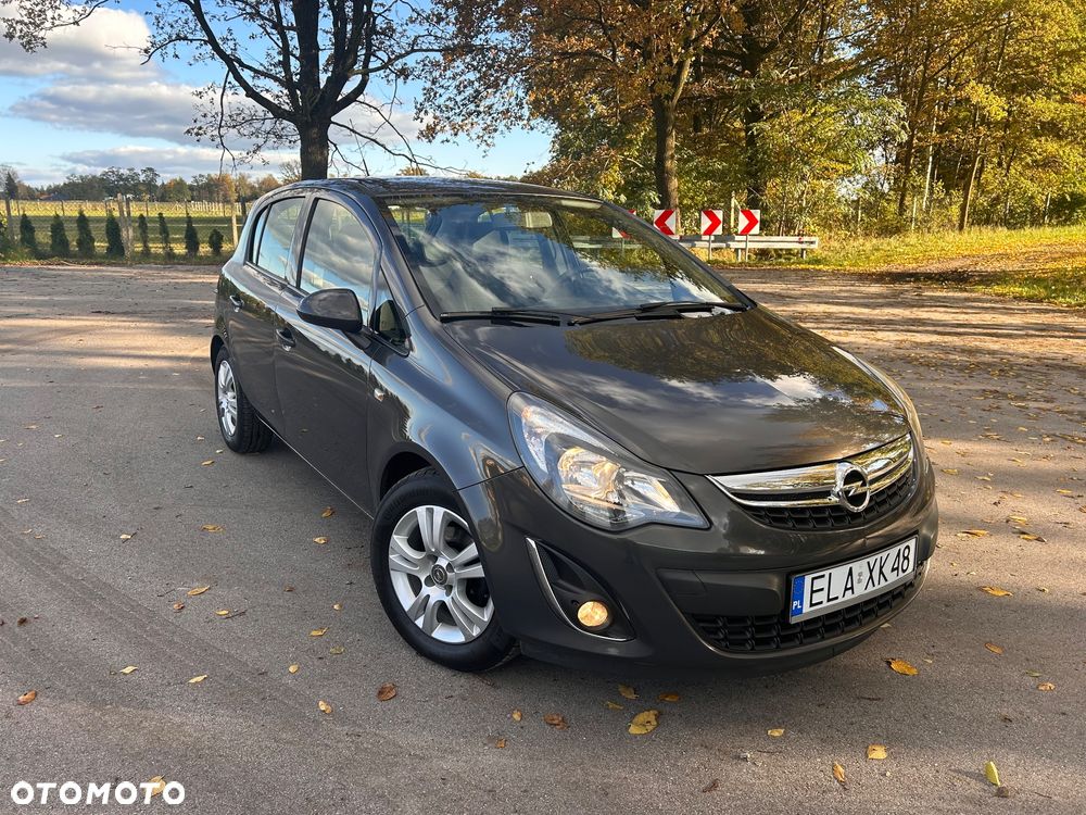 Opel Corsa 1.4 16V Cosmo - 2