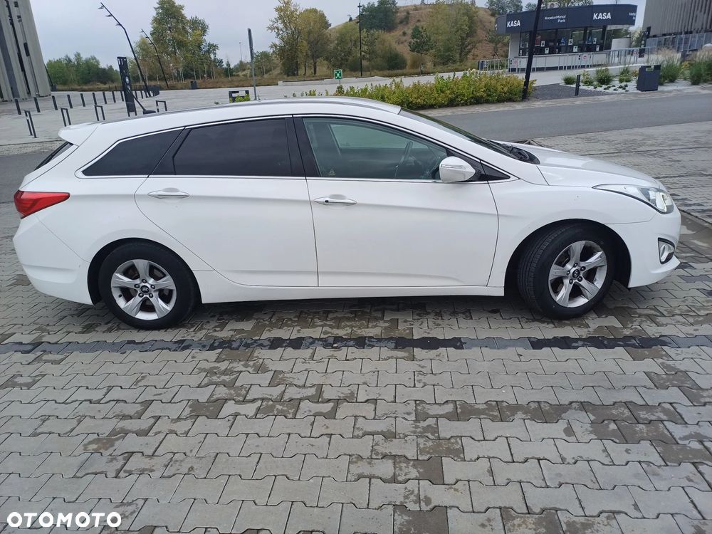 Hyundai i40 Kombi blue 1.6 Family+ - 3