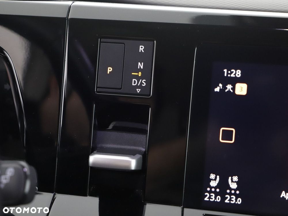 Volkswagen Multivan - 13