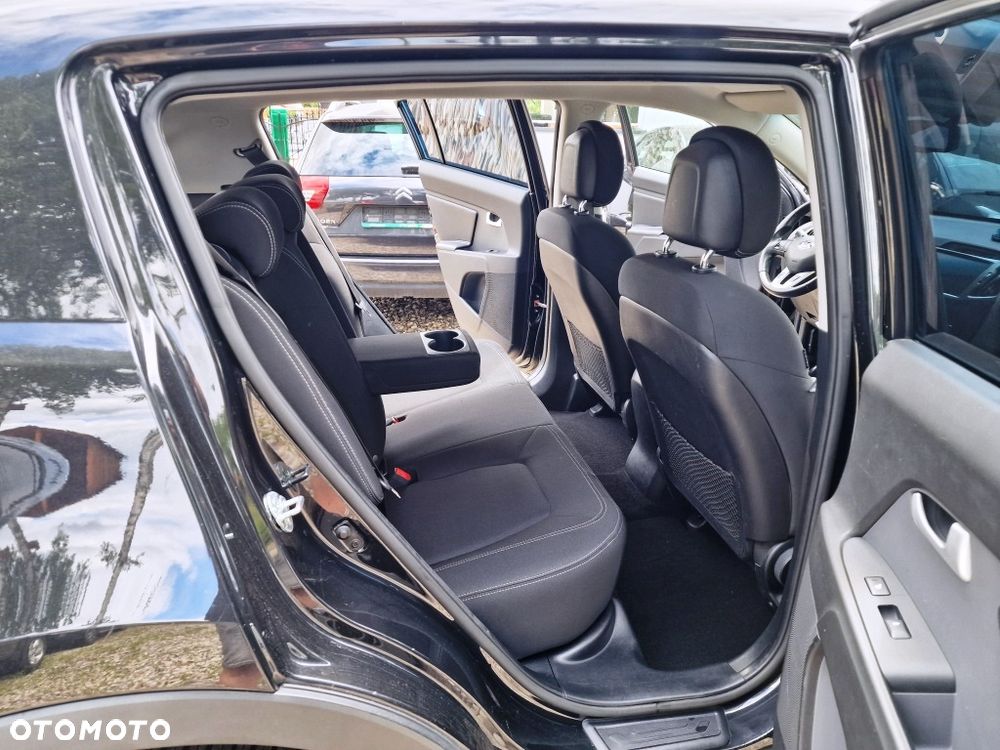 Kia Sportage - 16