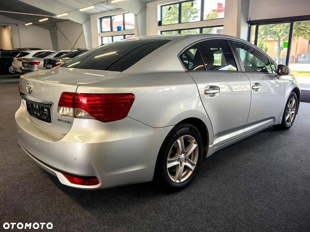 Toyota Avensis 1.8 Sol - 5