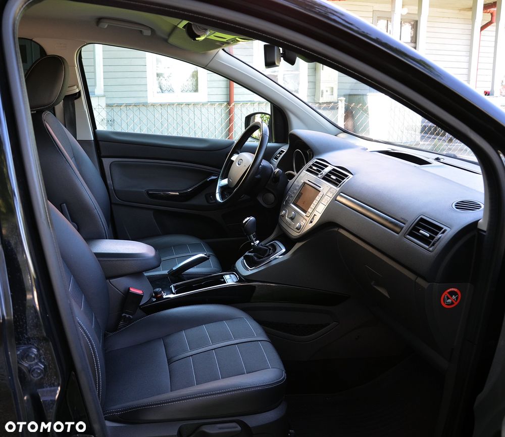 Ford Kuga 2.0 TDCi 2x4 Titanium - 10