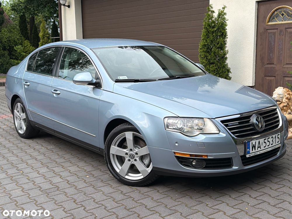 Volkswagen Passat - 1
