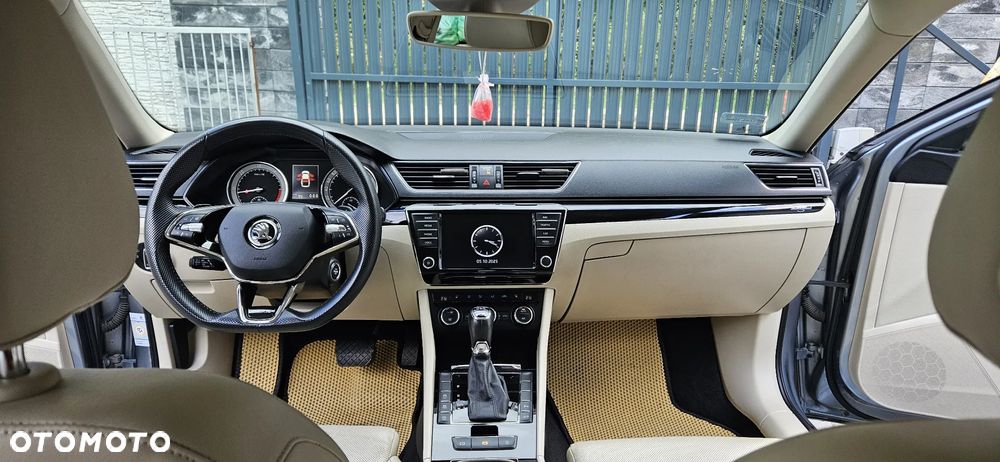 Skoda Superb 2.0 TDI L&K DSG - 11