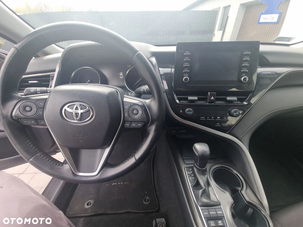 Toyota Camry 2.5 Hybrid Comfort CVT - 24