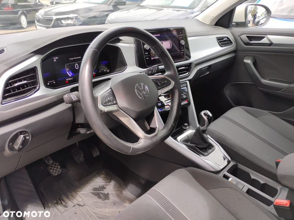 Volkswagen T-Roc - 13