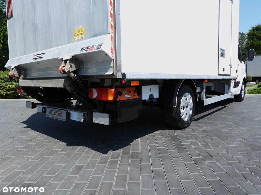 Renault MASTER  KONTENER WINDA 8 PALET TEMPOMAT LEDY KLIMATYZACJA  165KM - 27