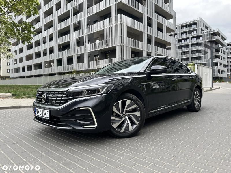 Volkswagen Passat - 2