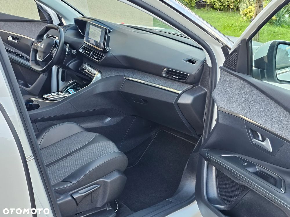 Peugeot 3008 Hybrid 225 e-EAT8 Allure Pack - 29