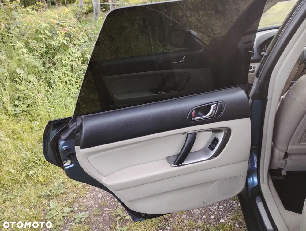 Subaru Outback 3.0 H6 - 18