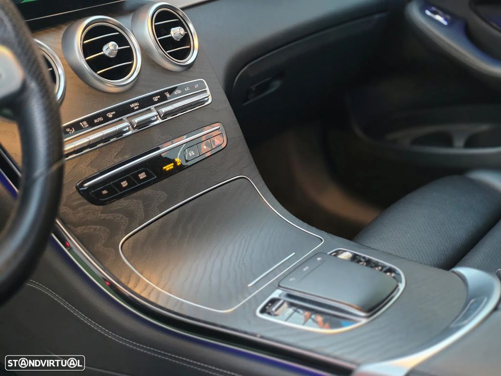 Mercedes-Benz GLC 300 de Coupe 4Matic 9G-TRONIC AMG Line Plus - 24