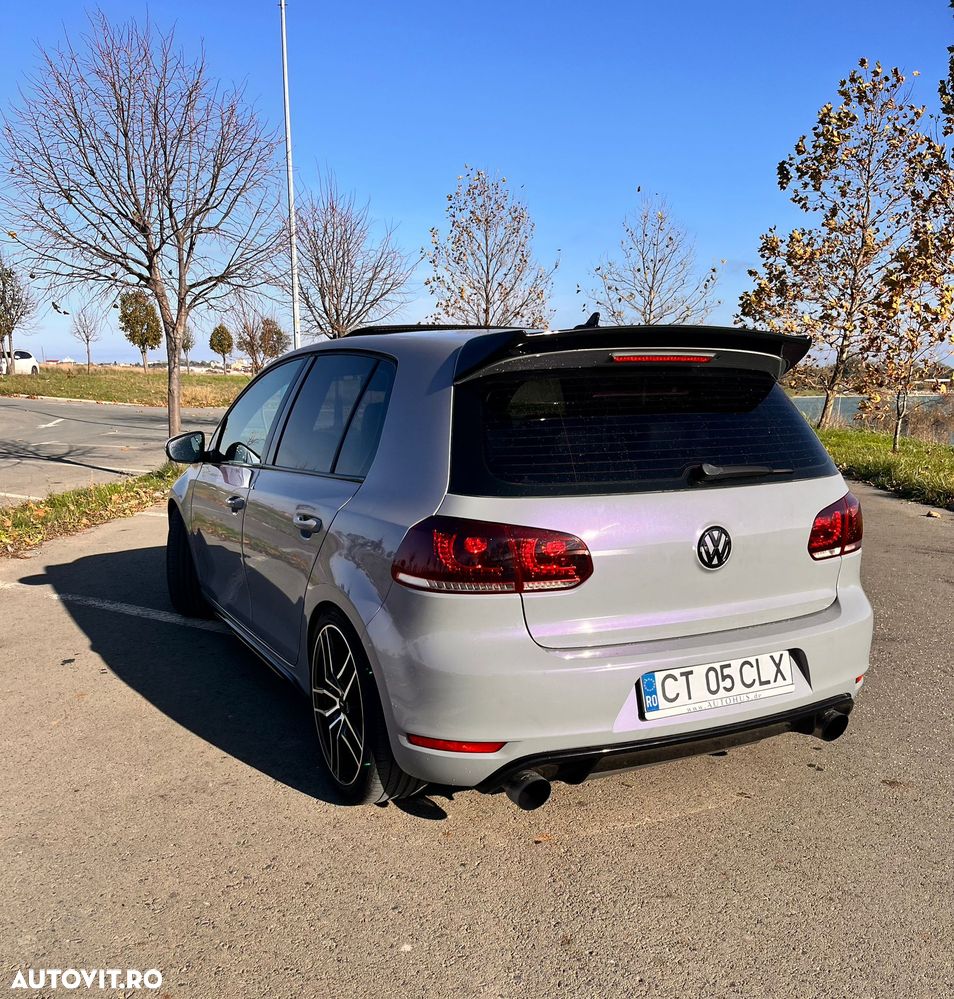 Volkswagen Golf 2.0 GTI - 8