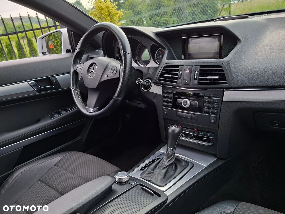 Mercedes-Benz Klasa E 200 CGI BlueEFFICIENCY Automatik Avantgarde - 3