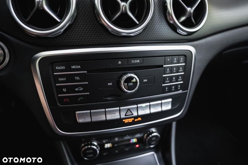 Mercedes-Benz GLA - 18
