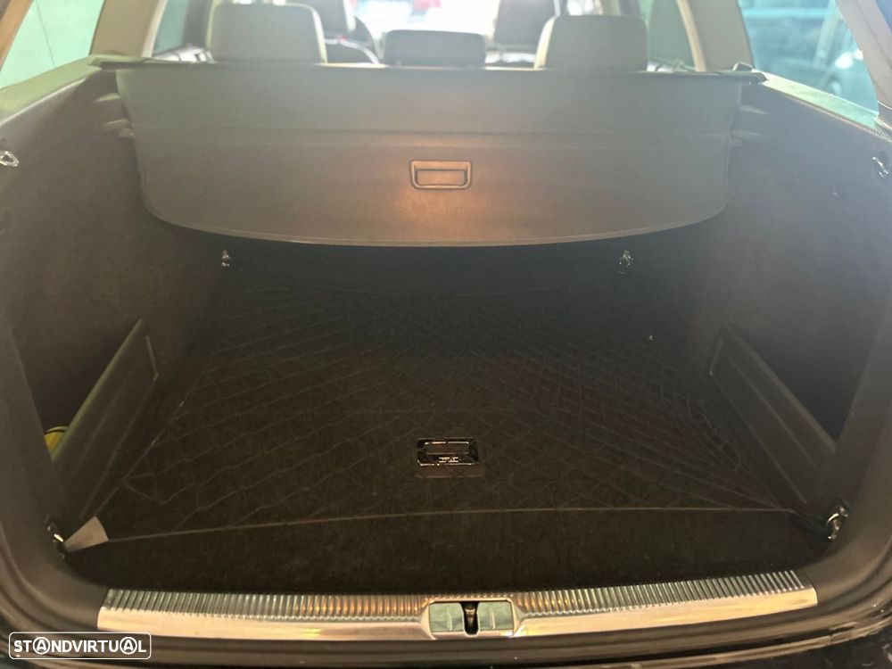 VW Passat Variant 2.0 TDi 4M Highline - 26