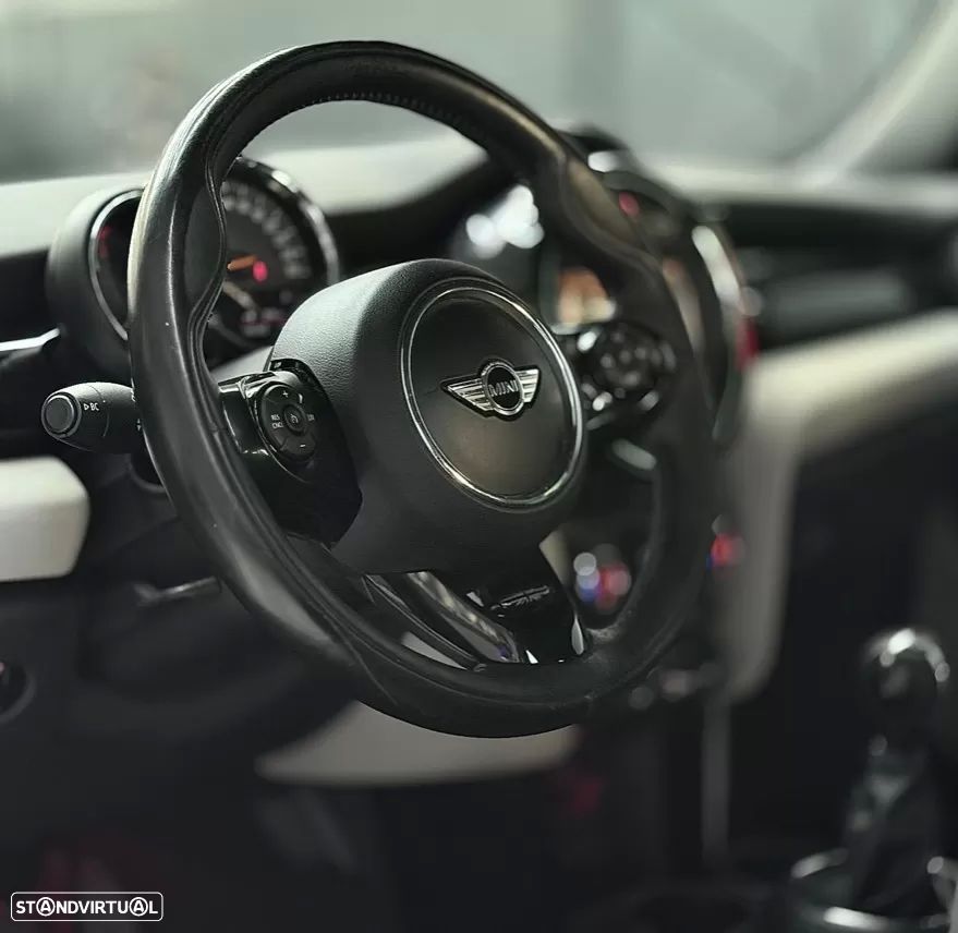 MINI 5 Portas Cooper D - 22