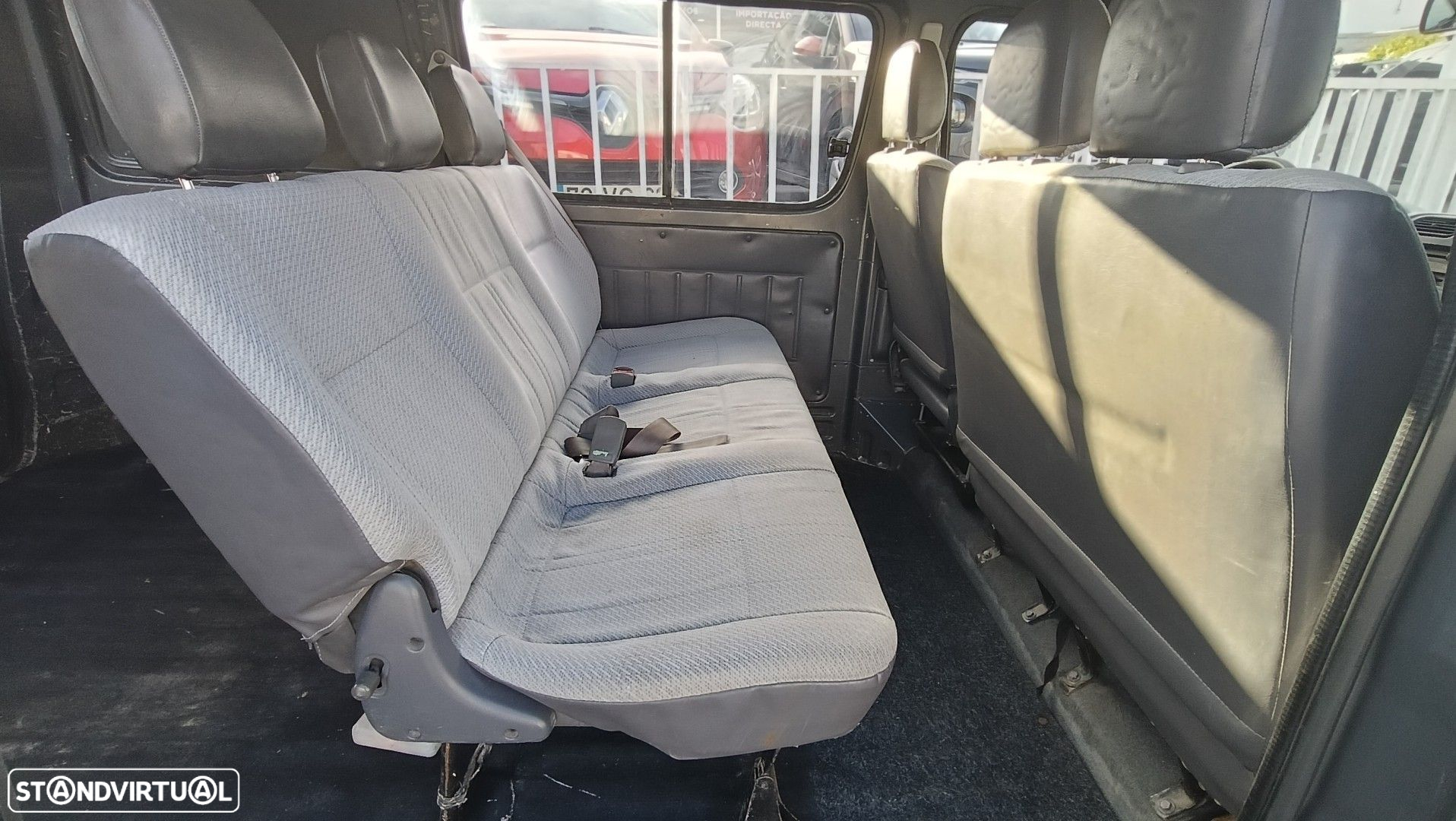 Toyota HiAce - 8
