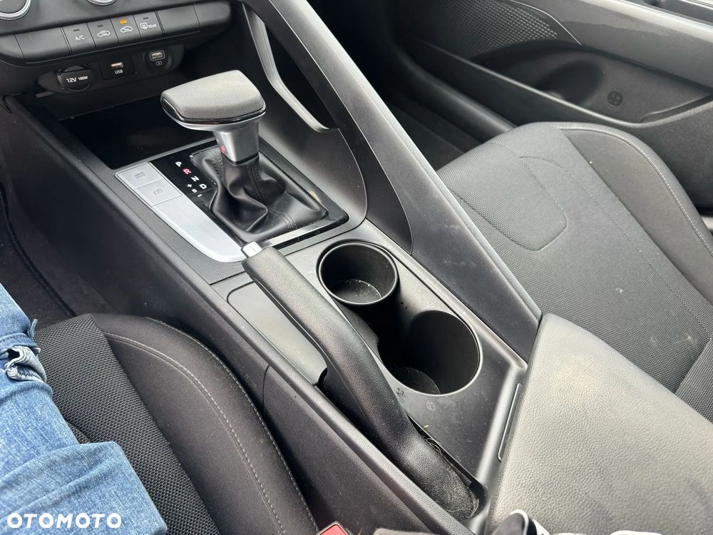 Hyundai Elantra - 18