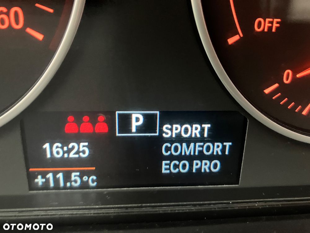 BMW Seria 3 316d Touring - 16