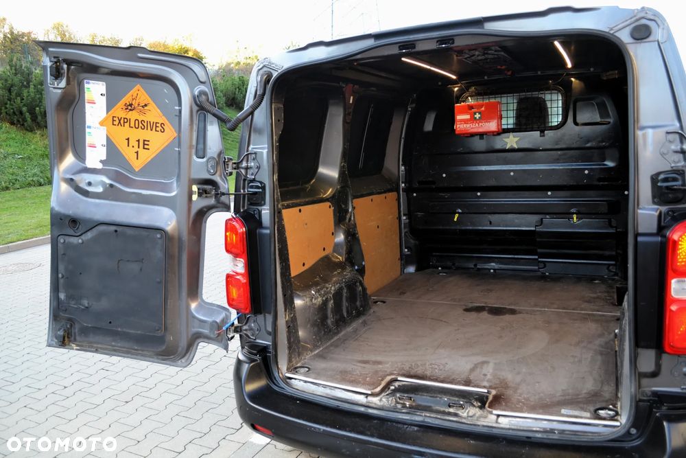 Toyota ProAce 1.6 D-4D Medium 2,7t (bryg.) - 32