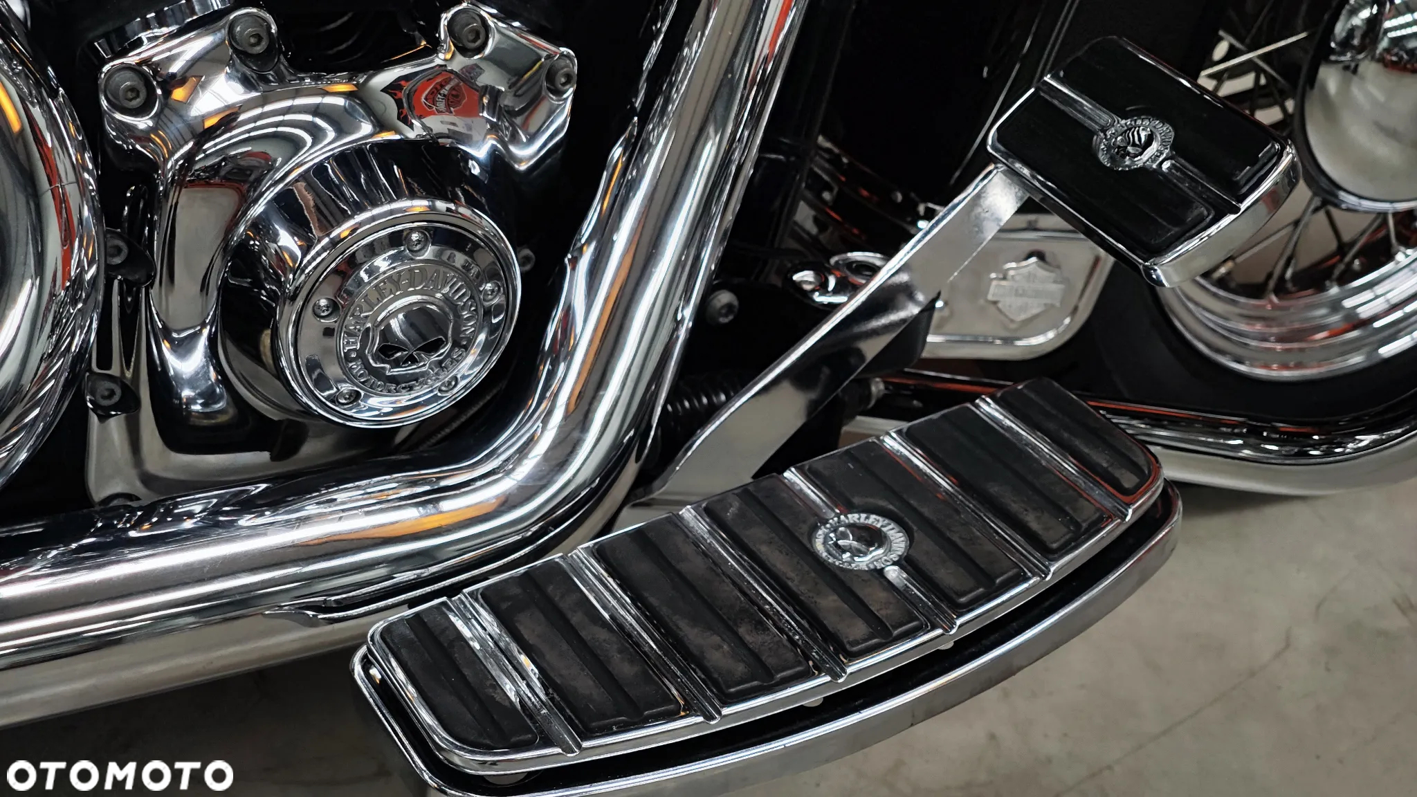 Harley-Davidson Softail Heritage Classic - 24