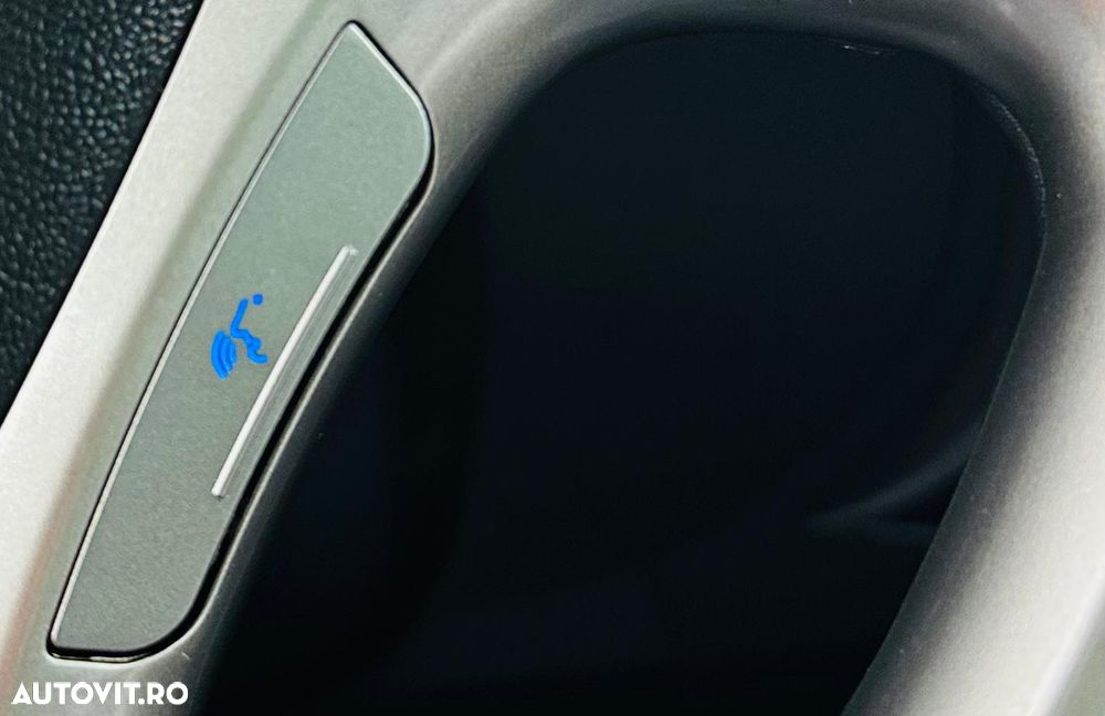 Hyundai ix35 1.7 CRDI 2WD blue Finale Gold - 25