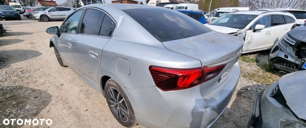 Toyota Avensis - 5