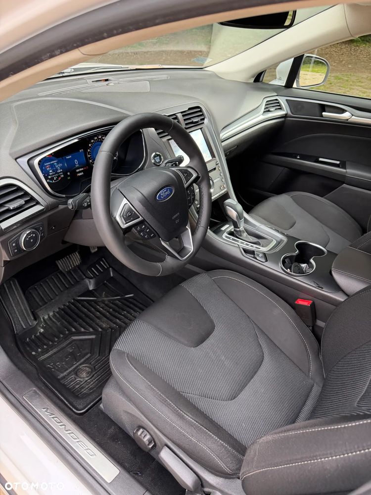 Ford Mondeo 2.0 TDCi Titanium PowerShift - 9