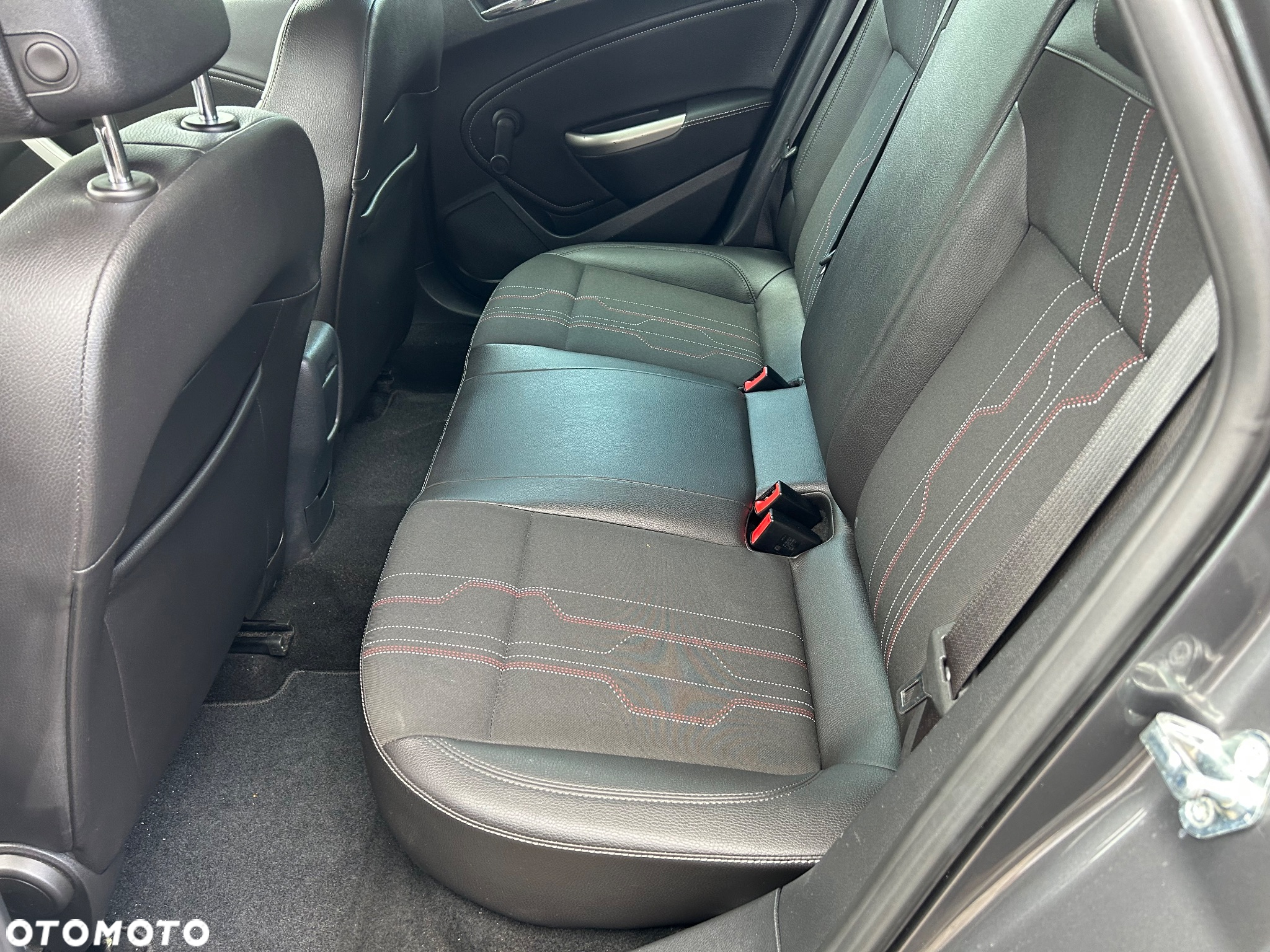 Opel Astra 1.4 Turbo Design Edition - 14