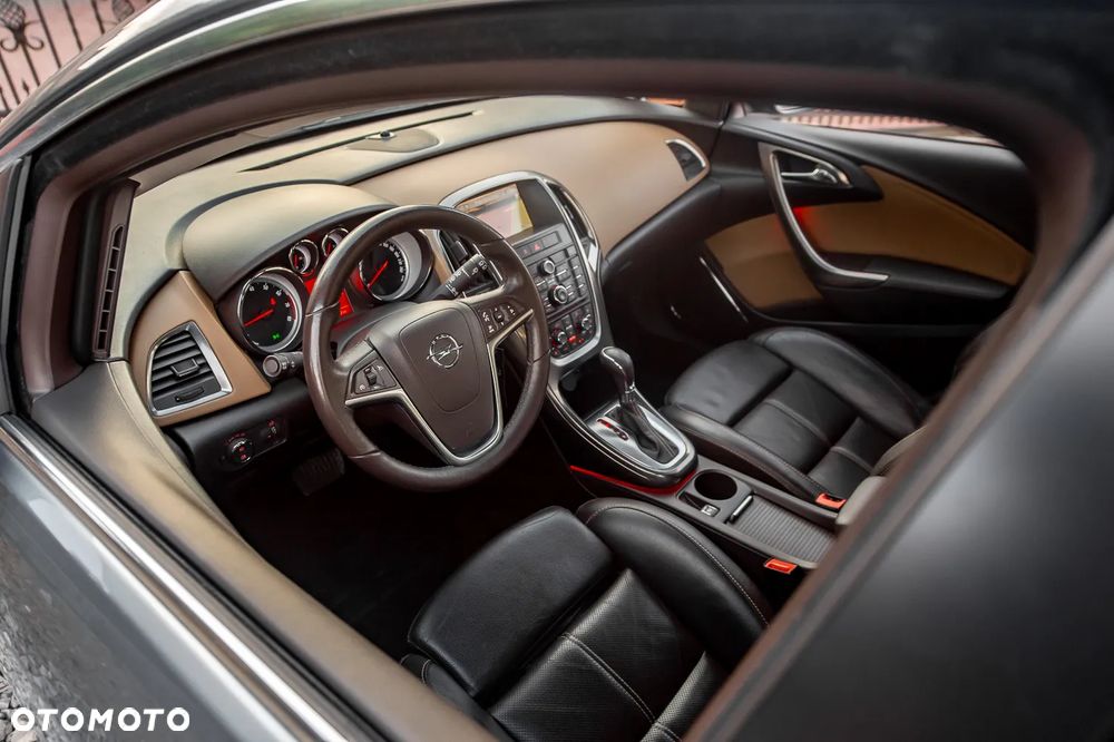 Opel Astra 1.6 Turbo Automatik Color Edition - 16