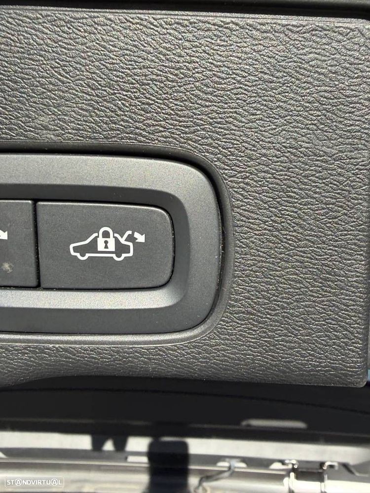 Volvo XC 60 2.0 T6 PHEV Inscription AWD - 10