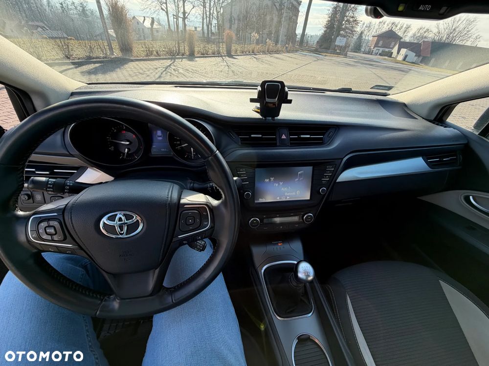 Toyota Avensis 2.0 D-4D Prestige - 16