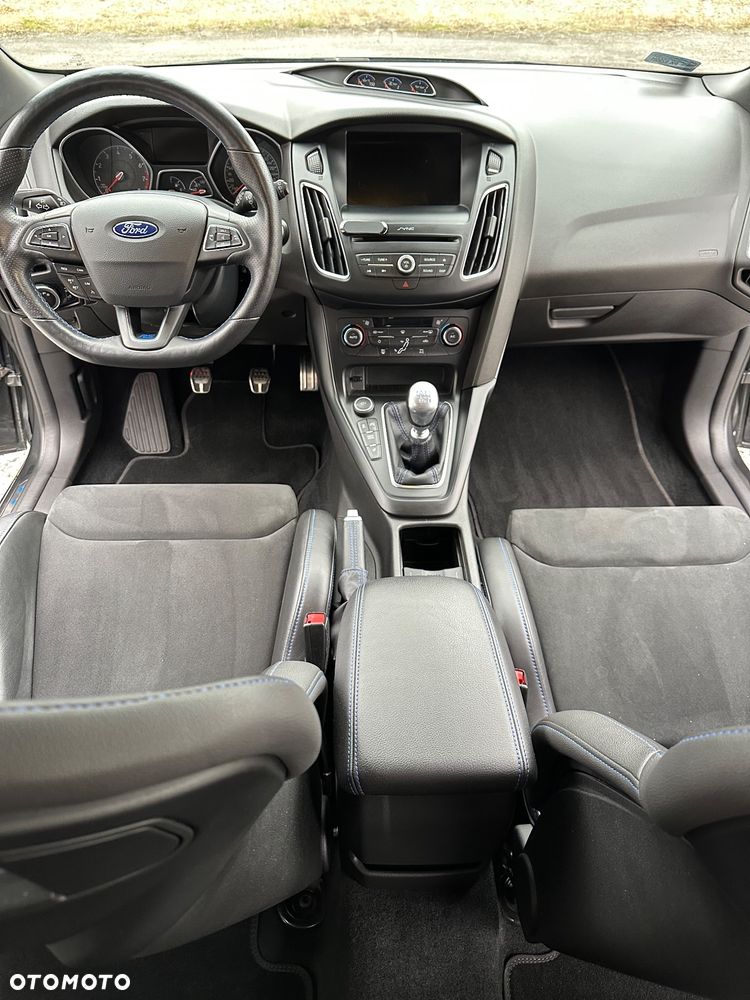 Ford Focus 2.3 EcoBoost RS - 9