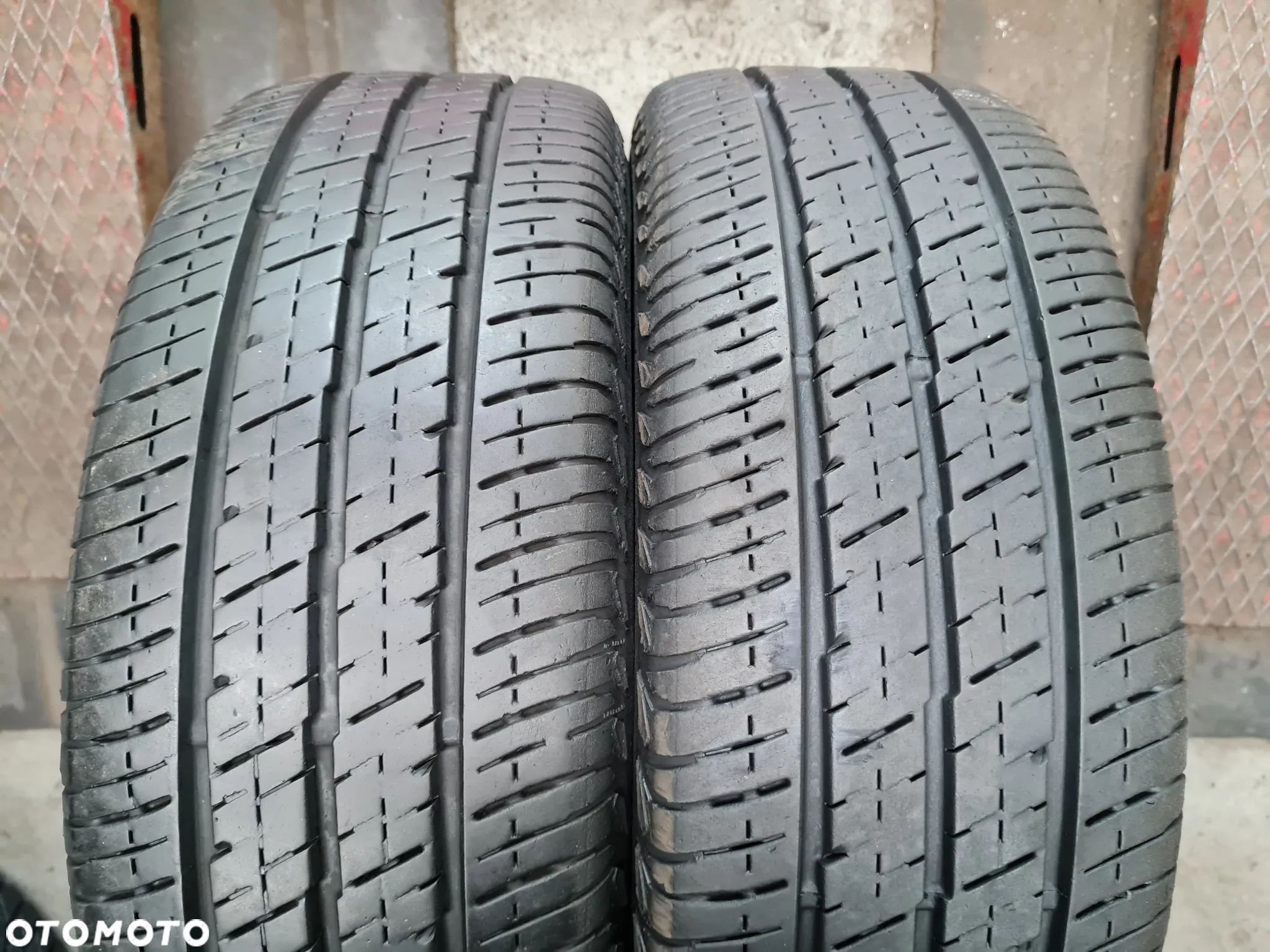 2x CONTINENTAL Vanco 2 215/65R15C 7,4mm 2020 - 1