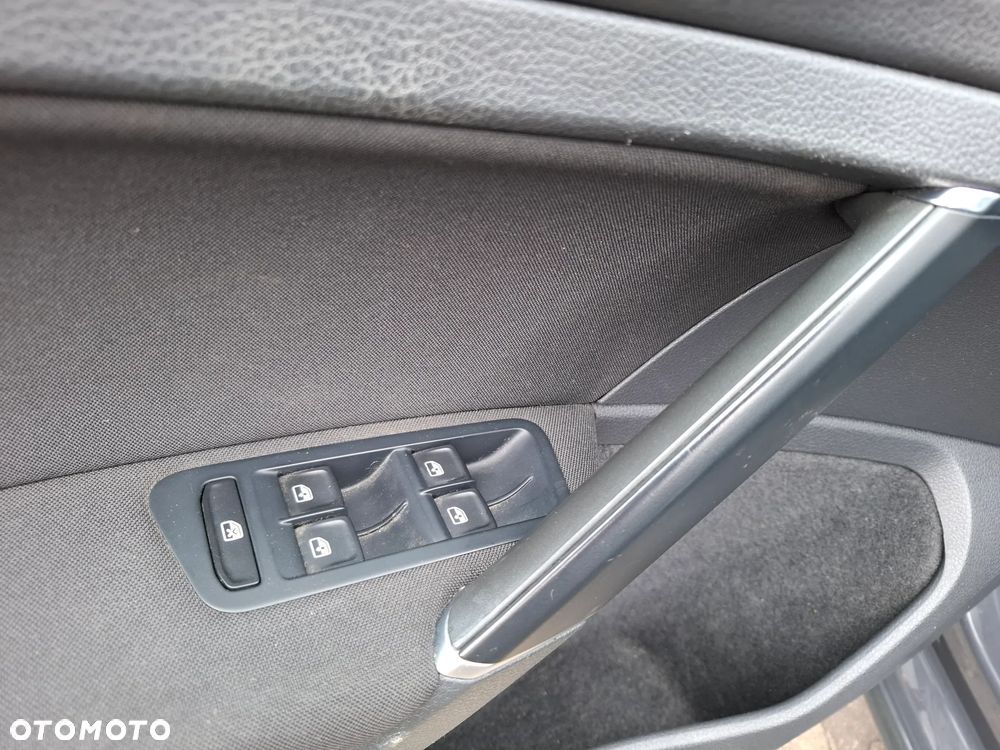 Volkswagen Golf - 17