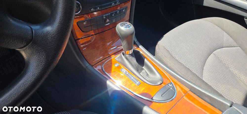 Mercedes-Benz Klasa E 220 CDI Automatik Avantgarde BusinessEDITION - 19