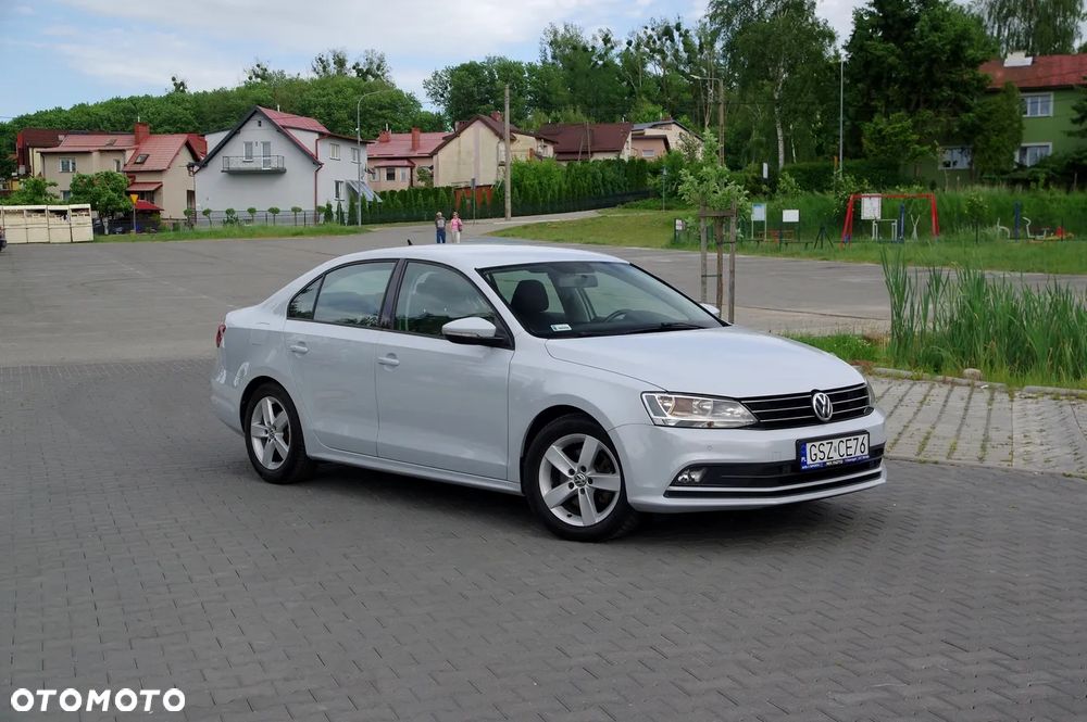 Volkswagen Jetta 2.0 TDI DPF BMT Trendline - 17