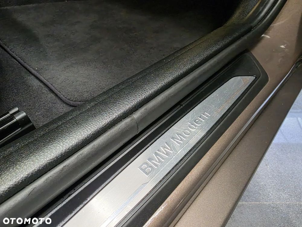 BMW Seria 3 318d Modern Line - 32
